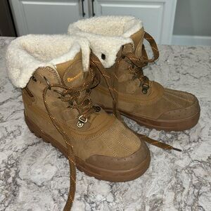 Bearpaw Inca Boots